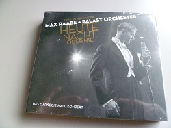 Max Raabe and Palast Orchester